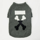 Pull chaud pour chien en gris avec motif de côtes croisées en blanc et noir